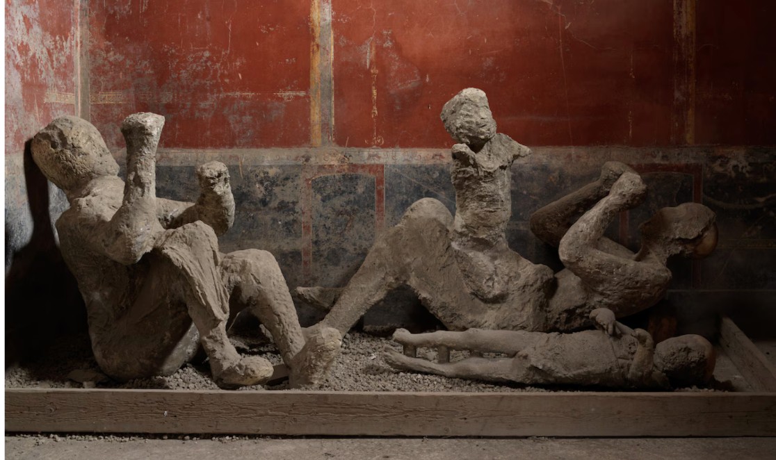 Nova exposição mostra moldes de vítimas de Pompeia ‘congeladas’ no momento da morte