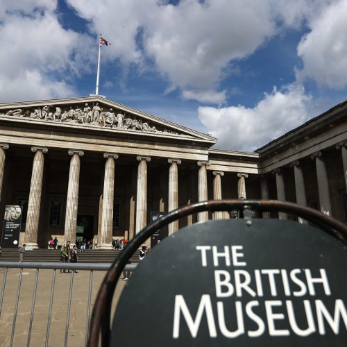 Museu Britânico ‘apaga’ Palestina e gera protestos; entenda