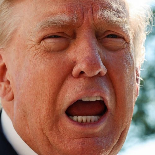 Governo Trump diz ter revogado mais de 300 mil vistos