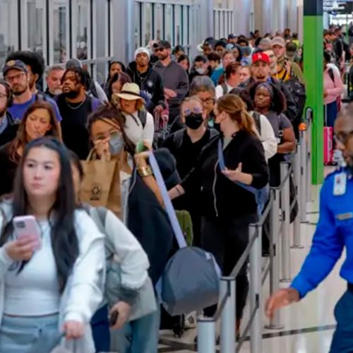 Por que aeroportos nos EUA enfrentam caos — e o que decisão de Trump de enviar ICE tem a ver com isso