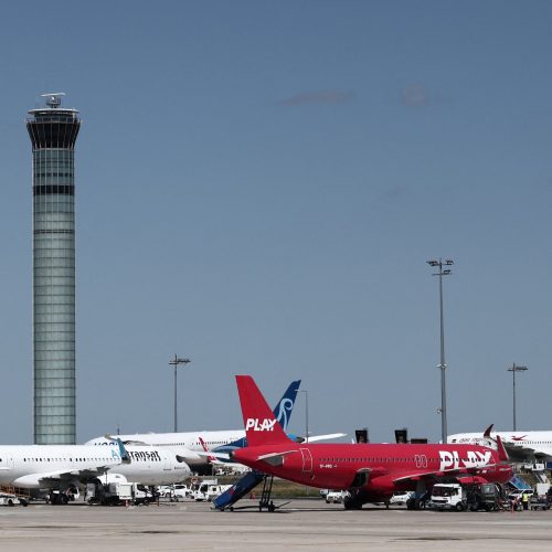 Greve de controladores na França cancela centenas de voos e afeta viagens no início do verão europeu