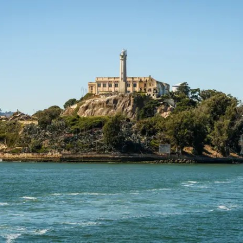 A história da famosa prisão de Alcatraz, que Trump mandou reabrir