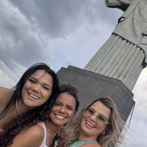 ‘A gente vai de arrasta’: o pavor das amigas presas no Cristo Redentor na ventania