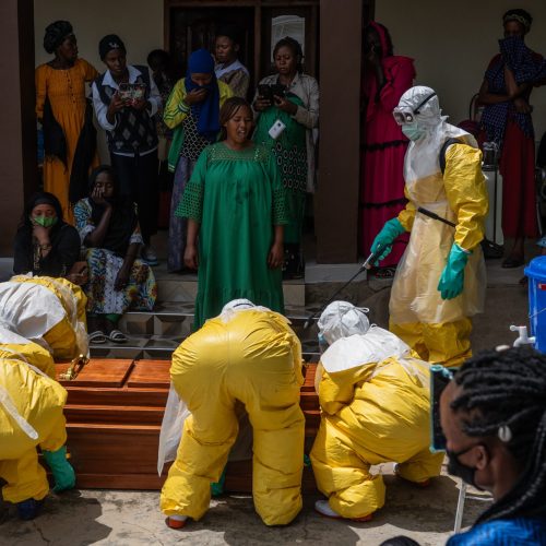 Copa do Mundo: EUA, México e Canadá anunciam medidas de viagem para conter risco de contágio pelo Ebola