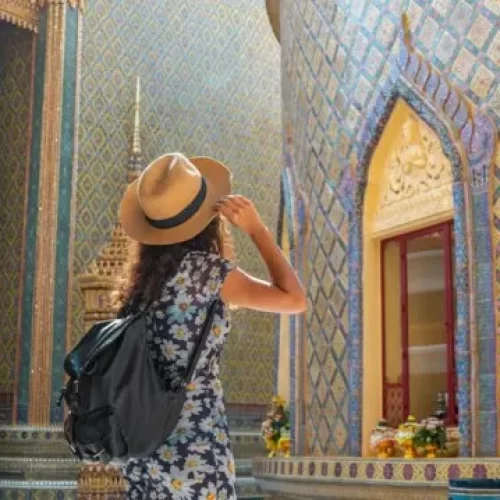 Os 5 países mais seguros para mulheres viajarem sozinhas em 2026 — e quais deles estão na América Latina