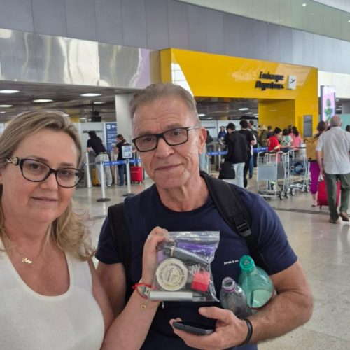 Viajantes dizem que cobrança de saquinho para líquidos em Guarulhos é recente e agora chegam preparados