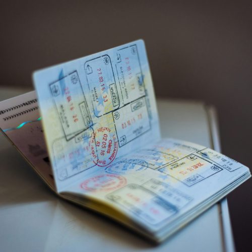 Fim de uma era: Europa vai substituir carimbo de passaporte por sistema eletrônico