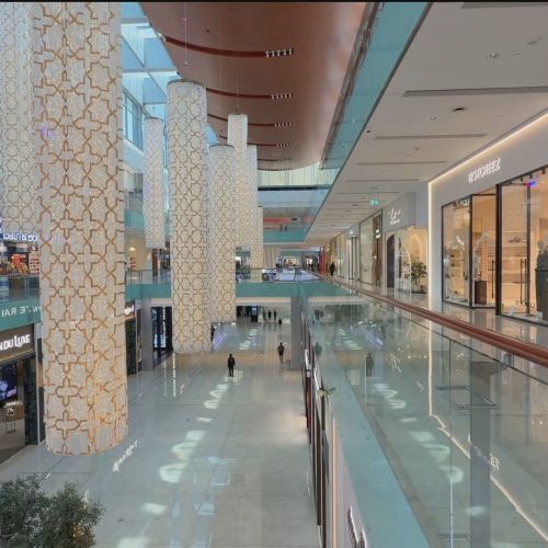 Guerra afeta turismo no Oriente Médio e deixa ruas de Dubai vazias