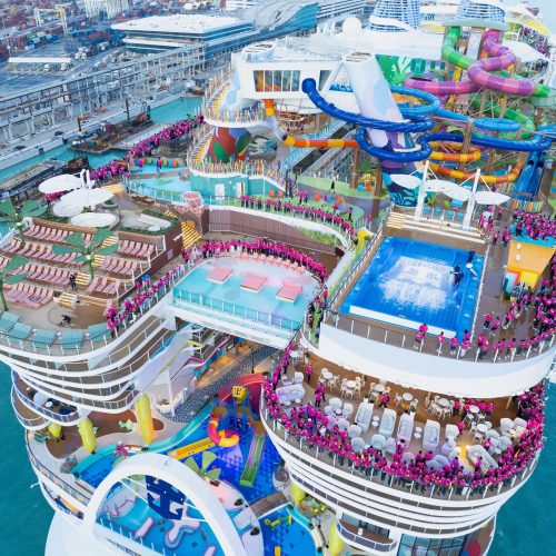 Prêmio de melhor cruzeiro do mundo vai para Icon of The Seas, navio que tem 5 vezes o peso do Titanic