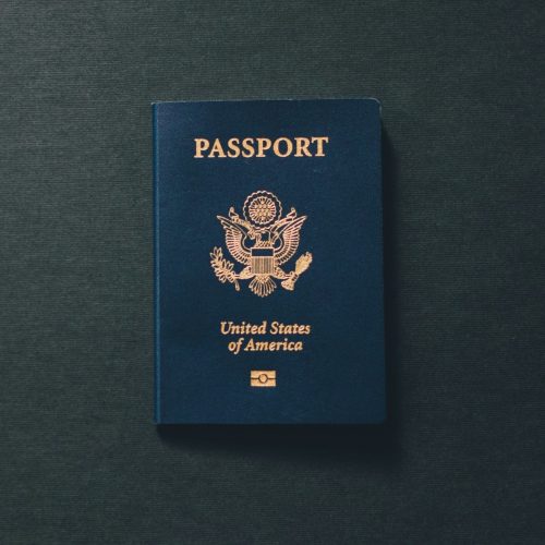EUA deixam top 10 dos passaportes mais poderosos pela 1ª vez; veja como Brasil influenciou queda
