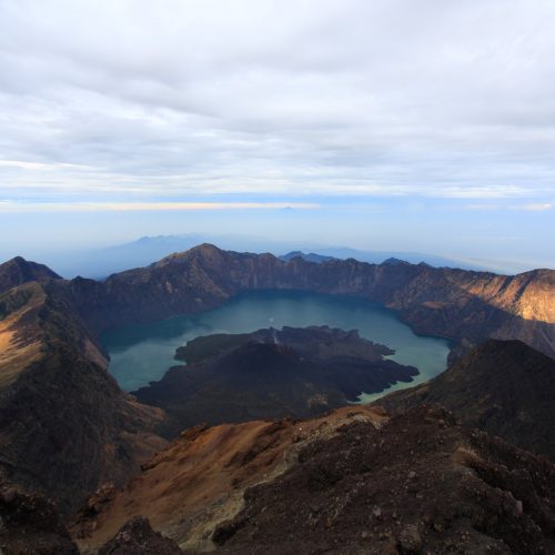 5 mortes em 5 anos: por que o monte Rinjani, onde brasileira caiu em área de vulcão, é tão perigoso?
