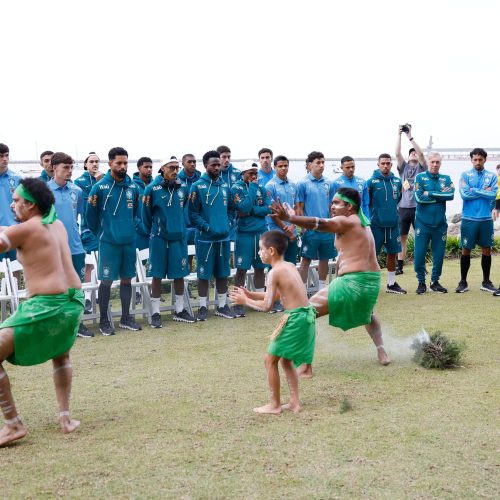 O que é a ‘cerimônia da fumaça’, ritual australiano do qual atletas brasileiros riram e foram criticados: ‘Desrespeito’